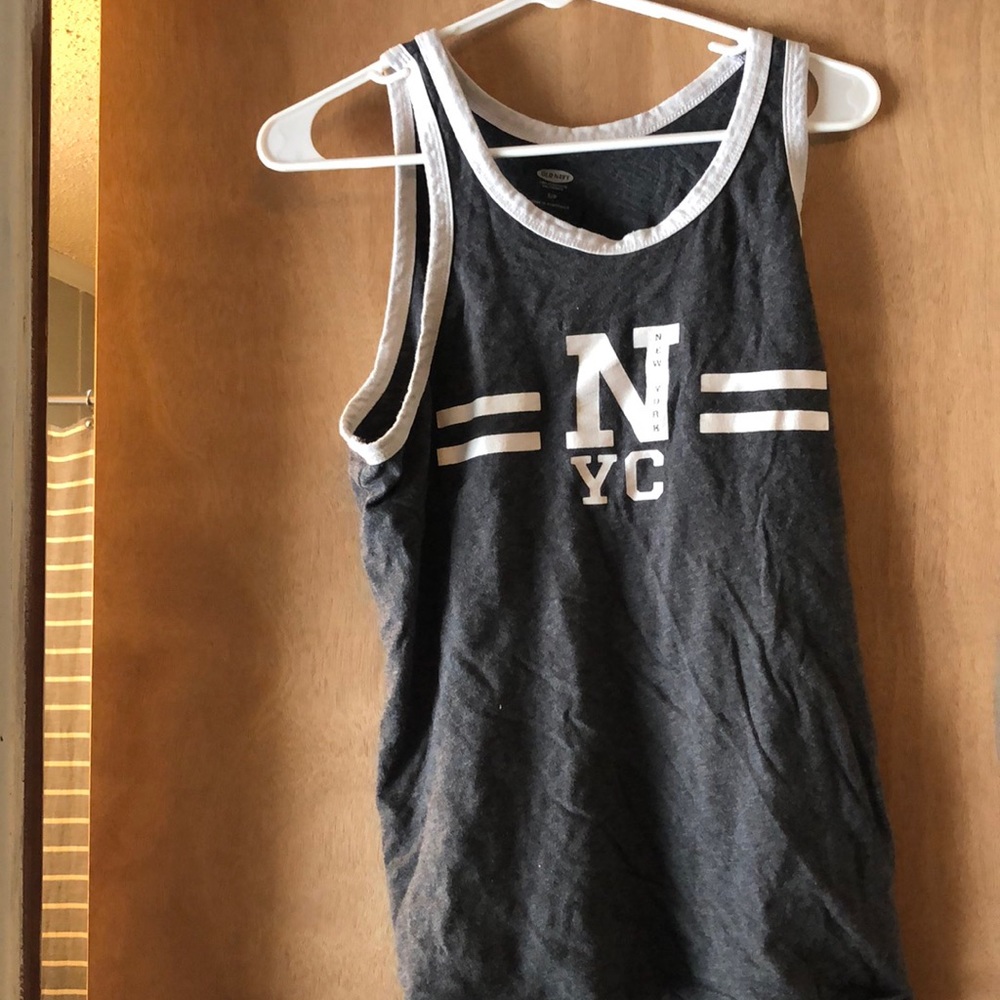 Cute new your city tank top size medium super cute!!
